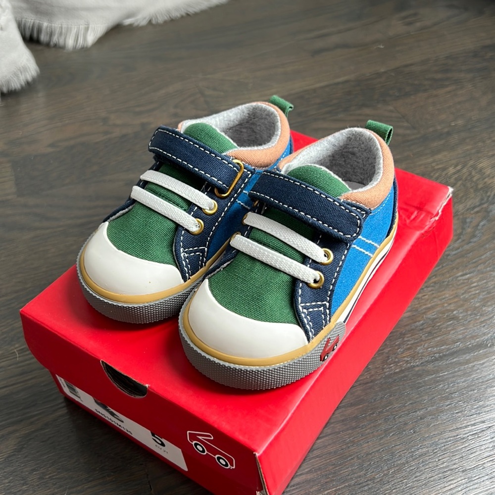 See Kai Run Tanner shoes for kids, New w/box, Size 5